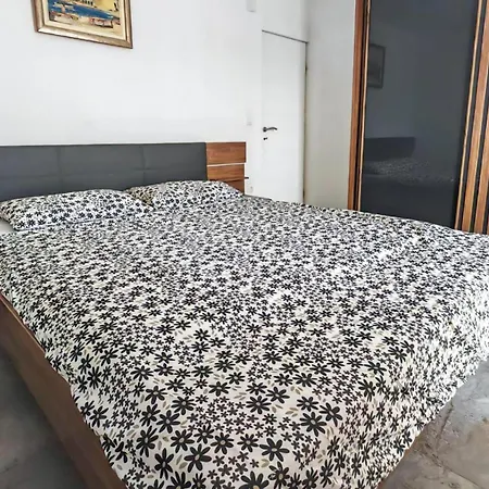 Beautiful Apartment In Lumbarda With Wifi Korčula