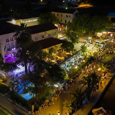 2 Bedroom Gorgeous In Lumbarda 公寓 *