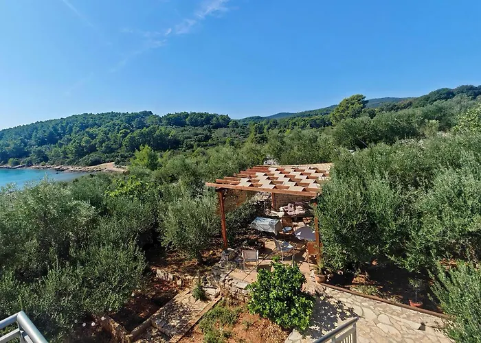 2 Bedroom Gorgeous In Lumbarda