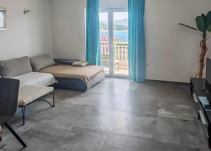 Appartamento 2 Bedroom Gorgeous In Lumbarda *