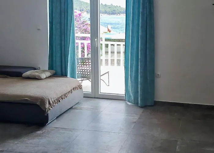 2 Bedroom Gorgeous In Lumbarda Korčula