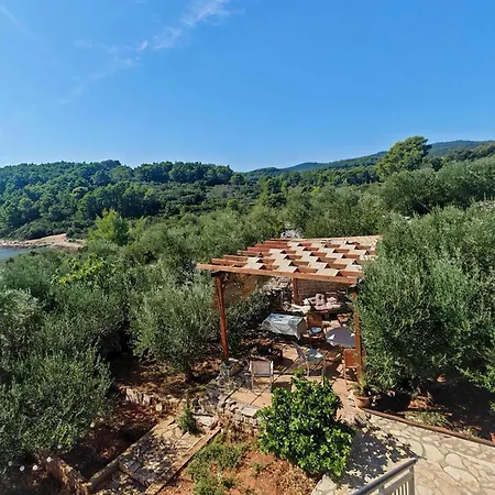 2 Bedroom Gorgeous In Lumbarda