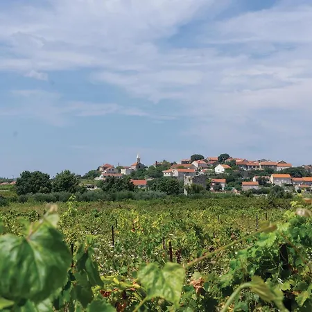 2 Bedroom Gorgeous In Lumbarda Korcula Town